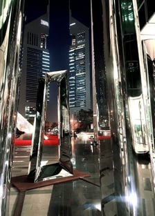 Instalacja Oskara Zięty w Dubaju