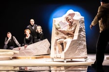 <p>Na zdjęciu scena z pr&oacute;by &bdquo;Pinokia&rdquo; we Wrocławskim Teatrze Lalek</p>