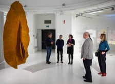Wizyta Michael Gauthier w Pawilonie Czterech Kopuł. Muzeum Sztuki Współczesnej we Wrocławiu