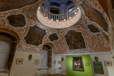 <p>Obraz&nbsp;Bartolom&eacute; Estebana P&eacute;reza Murilla z dwoma chłopcami jedzącymi owoce na&nbsp; &bdquo;Przemiany i transmutacje&rdquo;</p>
