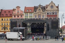 Scena i próby do spektaklu w Rynku
