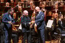 <p>Koncert inauguracyjny festiwalu, Maestro Christoph Eschenbach odbiera od prezydenta Jacka Sutryka klucze do bram Wrocławia&nbsp;</p>
