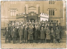 <p>Uczennice&nbsp;Szkoły Domowej Pracy Kobiet</p>