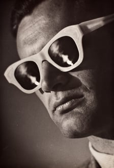 <p>Zdzisław Beksiński, Słoneczne okulary</p>