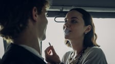 <p>Kadr z serialu "Absolutni debiutanci" Netflixa (4. miejsce na naszej liście). Na zdjęciu Lena, dziewczyna ze spektrum autyzmu, kt&oacute;ra chce się dostać do szkoły filmowej. W tej roli bardzo dobra Martyna Byczkowska</p>