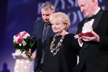 <p>Wrocław. 13. Festiwal Aktorstwa Filmowego im. Tadeusza Szymkowa oraz 17. Festiwal Reżyserii Filmowej im. Sylwestra Chęcińskiego. Od prawej: Stanisław Dzierniejko (dyrektor festiwali), Magdalena Zawadzka (aktorka), Waldemar Krzystek (reżyser)</p>