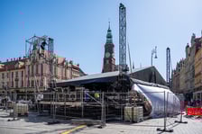 <p>Scena na rynku już prawie gotowa na Gitarowy Rekord Świata 2024</p>