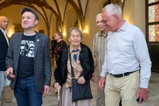 <p>Uroczystość z okazji 93. urodzin poetki Urszuli Kozioł</p>