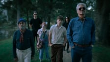 Kadry z filmu "Dziadku, wiejemy!"