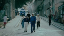 Kadry z filmu "Dziadku, wiejemy!"