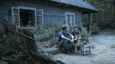 <p>Kadr z filmu "Simona Kossak". Jakub Gierszał i Sandra Drzymalska</p>
