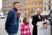 <p>Mariusz Dziubek, ośmioletnia Matylda, kt&oacute;ra wystąpi podczas koncertu 4 października w rynku i Agata Dzikowska&nbsp;</p>