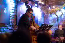 <p>Koncert "Wrocławscy artyści dla powodzian", Mleczarnia, 15.10.2024. Jakub Olejnik.</p>
