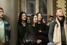 Wernisaż wystawy Dark Academia Kościoła Nihilistów w budynku po bibliotece na Szajnochy (19 października 2024)