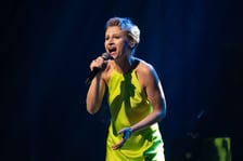 <p>Koncert "I tak przyjdzie wiosna!" został zorganizowany po to, żeby pom&oacute;c ludziom, kt&oacute;rzy ucierpieli w czasie wrześniowej powodzi. Na zdjęciu Katarzyna Mirowska</p>
