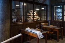 Plan zdjęciowy do filmu „The Travellers” w pałacu Wallenberg-Pachalych