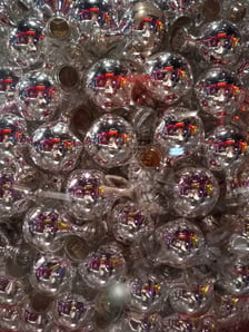 Bombki ze zbiorów Muzeum Bombki w Miliczu