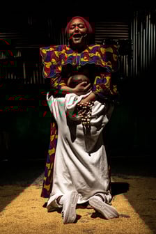 Emose Uhunmwangho w "Cesarzu"