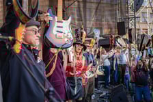 <p>Gitarowy Rekord Świata 2025 na wrocławskim rynku</p>