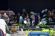 <p>Pr&oacute;ba do koncertu &bdquo;Wrocław Przyszłości&rdquo; na wrocławskim rynku &ndash; na scenie Andrzej Lampert</p>