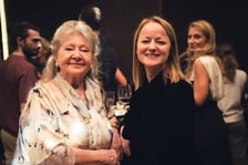 <p>Uroczystość odsłonięcia popiersia Andrzeja Markowskiego &ndash; Małgorzata Markowska (z lewej), c&oacute;rka kompozytora i dyrygenta, Olga Humeńczuk, dyrektor NFM</p>