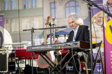 <p>Koncert Eleni podczas Wrocławskich Dni Seniora na wrocławskim rynku&nbsp;</p>