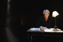 <p>Spektakl "Słoje drzewa" w Teatrze na faktach. Zdjęcie archiwalne, wykonane podczas premiery spektaklu w czerwcu 2025.</p>