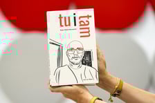 <p>Hubert Klimko-Dobrzaniecki, &bdquo;Tu i tam&rdquo;, Oficyna Noir sur Blanc</p>