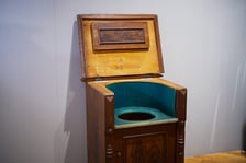 <p>Wystawa &bdquo;Gdzie kr&oacute;l chodzi piechotą&rdquo; &ndash; od 28 listopada 2025 do 28 lutego 2026 w Pałacu Kr&oacute;lewskim</p>