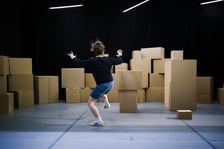 <p>Na zdjęciu Kamila Chruściel jako bohaterka w spektaklu &bdquo;Baaach!&rdquo;</p>