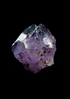 <p class="MsoNormal">Owoce &ldquo;Ziem Rzadkich&rdquo;</p>
<p class="MsoNormal">cykl makrofotografii; druk cyfrowy</p>
<p class="MsoNormal">2025</p>
<p class="MsoNormal">Okazy minerał&oacute;w z Krainy Wygasłych Wulkan&oacute;w (Pog&oacute;rze Kaczawskie), pozyskane w trakcie terenowych poszukiwań prowadzonych przez artyst&oacute;w; pochodzą z ich prywatnej kolekcji.</p>