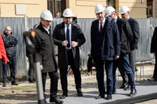 <p class="MsoNormal">Symboliczne &bdquo;wbicie łopaty&rdquo; pod budowę Muzeum Książąt Lubomirskich</p>