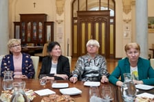 Wizyta seniorów w gabinecie  prezydenta Wrocławia