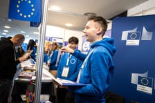 <p><span style="font-size: 11.0pt; line-height: 107%; font-family: 'Calibri',sans-serif; mso-ascii-theme-font: minor-latin; mso-fareast-font-family: Calibri; mso-fareast-theme-font: minor-latin; mso-hansi-theme-font: minor-latin; mso-bidi-font-family: 'Times New Roman'; mso-bidi-theme-font: minor-bidi; mso-ansi-language: PL; mso-fareast-language: EN-US; mso-bidi-language: AR-SA;">Międzynarodowe Targi Pracy &bdquo;With EURES to Europe!&rdquo;. Wrocław, Tarczyński Arena, 22.04.2026.</span></p>