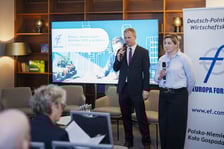 Uczestnicy spotkania zorganizowanego przez Stowarzyszenie Europa Forum.