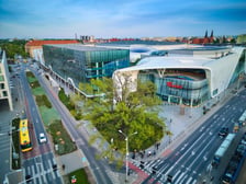 Wizualizacja budynku centrum handlowego Wroclavia z nowym logo międzynarodowej marki Westfield