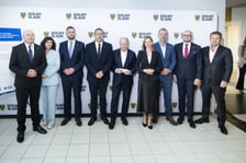 Uczestnicy konferencji prasowej zapowiadającej 35. Forum Ekonomiczne w Karpaczu