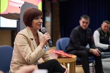 Na zdjęciu uczestnicy spotkania. W piątek, 9 grudnia br., w siedzibie Google we Wrocławiu zaprezentowano najbardziej wyczekiwaną publikację polskiej branży startupowej, czyli najnowszy raport ?Polskie Startupy 2022?.