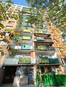 Ulica Gwarecka 29/U1. Pilczyce, Fabryczna. Cena 280.000 zł Lokal użytkowy składa się z jednego pomieszczenia i higieniczno-sanitarnego. Położony na I kondygnacji (parter). Wysokość 250 cm. Wejście bezpośrednio z chodnika. Powierzchnia 29,10 mkw.