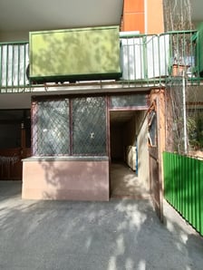 Ulica Gwarecka 29/U1. Pilczyce, Fabryczna. Cena 280.000 zł Lokal użytkowy składa się z jednego pomieszczenia i higieniczno-sanitarnego. Położony na I kondygnacji (parter). Wysokość 250 cm. Wejście bezpośrednio z chodnika. Powierzchnia 29,10 mkw.