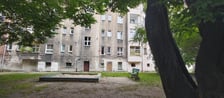 <h3>Ulica Henryka Sienkiewicza 126/U1A, Plac Grunwaldzki, Śr&oacute;dmieście. Cena: 177 000 zł</h3>
<p>Lokal składa się z jednego pomieszczenia i wc. Położony na - I kondygnacji (suterena). Wejście od strony podw&oacute;rka. Wysokość lokalu 237cm.</p>
<ul>
<li>Powierzchnia lokalu: 21,33 m&sup2;</li>
<li>Cena wywoławcza: 177 000 zł</li>
</ul>
