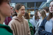 Na zdjęciu widać uczniów V Liceum Ogólnokształcącego we Wrocławiu uczestniczących w SIGG