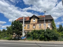 <h2>Ulica Miłoszycka 57, 61, 63, 65 Swojczyce, Psie Pole. Cena wywoławcza:&nbsp;7.380.000 zł</h2>
<p>Nieruchomość zabudowana budynkami mieszkalnymi i gospodarczymi. Cena wywoławcza: 7.380.000 zł</p>
<ul>
<li>Powierzchnia działki: 15&nbsp;568 mkw.</li>
</ul>