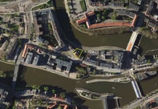 <h3 class="offer-title">Księcia Witolda 35, Śr&oacute;dmieście -&nbsp;8 300 000 zł</h3>
<div class="offer-section-body-element">
<ul>
<li class="offer-section-body-element-title">Powierzchnia działki:891 mkw.</li>
<li class="offer-section-body-element-data font-bold">
<div class="size">Powierzchnia budynku: 817 mkw.</div>
</li>
<li class="offer-section-body-element-data font-bold">
<div class="size">Cena wywoławcza: 7 000 000 zł</div>
</li>
<li class="offer-section-body-element-data font-bold">
<div class="offer-section-body-element-title">Data przetargu: 30.09.2022</div>
</li>
<li class="offer-section-body-element-data font-bold">
<div class="size">Cena uzyskana: 8 300 000 zł</div>
</li>
<li class="offer-section-body-element-data font-bold">Nieruchomość objęta jest miejscowym planem zagospodarowania przestrzennego [Uchwała Rady Miejskiej nr XXII/485/16]. Działka przeznaczona jest pod zabudowę mieszkaniową wielorodzinną, usługi m.in. biura, przychodnia lekarska, handel detaliczny.</li>
</ul>
</div>
