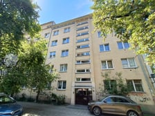 <h3>Ulica Kazimierza Wielkiego 46/3, Stare Miasto. Cena: 468.900 zł</h3>
<p>Lokal mieszkalny składa się z dw&oacute;ch pokoi, kuchni, łazienki z wc i przedpokoju. Położony jest na I kondygnacji (parter).</p>
<ul>
<li>Powierzchnia lokalu: 43,73 m&sup2;</li>
<li>Cena wywoławcza: 468.900 zł</li>
</ul>