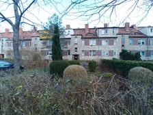 <h3>Ulica Stefana Okrzei 30/4, Sępolno, Śr&oacute;dmieście. Cena: 490.000 zł</h3>
<p>Lokal składa się z dw&oacute;ch pokoi, kuchni, łazienki z wc oraz przedpokoju. Lokal położony na II kondygnacji (I piętro).</p>
<ul>
<li>Powierzchnia lokalu: 50,74 m&sup2;</li>
<li>Cena wywoławcza: 490.000 zł</li>
</ul>
