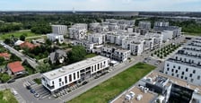 <h2>Nowe Żerniki</h2>
<p>Budowa infrastruktury na Nowych Żernikach ruszyła w 2012 r. Pierwsze budynki powstały w 2016 r. Etapami, prowadzone są kolejne inwestycje mieszkaniowe.</p>