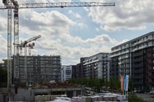Tak powstaje Port Popowice - jedna z największych nadodrzańskich j inwestycji mieszkaniowych we Wrocławiu.
