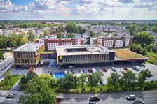 Centrum Handlowe Swoja Olimpia przy ul. Swojczyckiej działa od maja 2021 roku. W czerwcu 2024 r. ruszyła rozbudowa