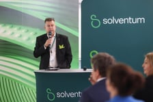 Uroczystość wkopania kamienia węgielnego pod  budowę fabryki Solventum we Wrocławiu.